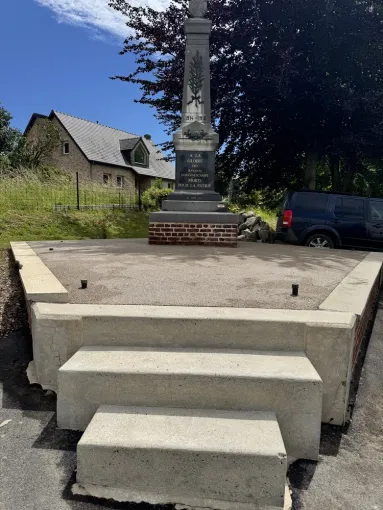 Nettoyage complet du monument aux morts à Hannescamps, Arras, LGF CLEANER