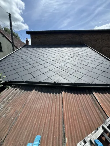 Petite réalisation de démoussage, nettoyage et entretien complet de toiture de garage en fibro-ciment ardoise, Arras, LGF CLEANER