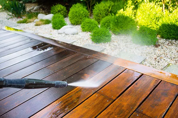 À faire appel pour nettoyer une terrasse à basse pression ?, Arras, LGF CLEANER